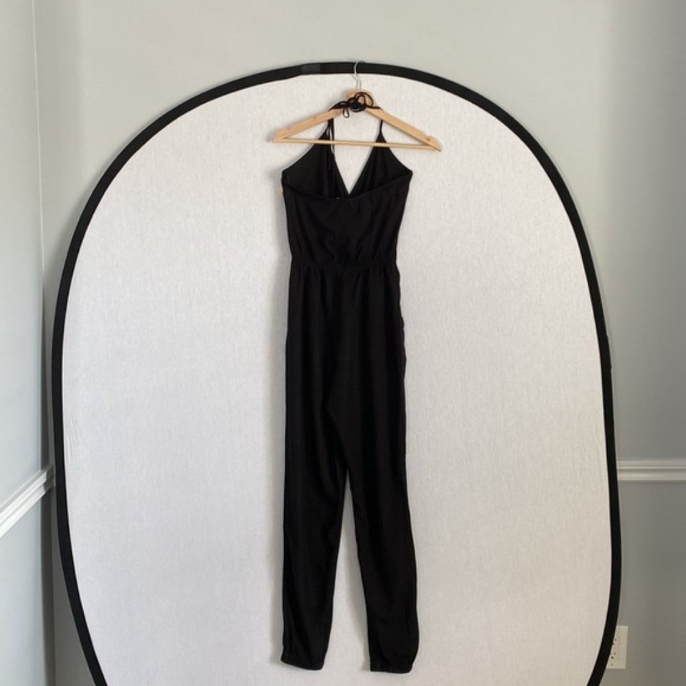 ❗️SOLD❗️Lulus Learning to Fly Black Halter Jumpsuit Size S - Picture 7 of 12